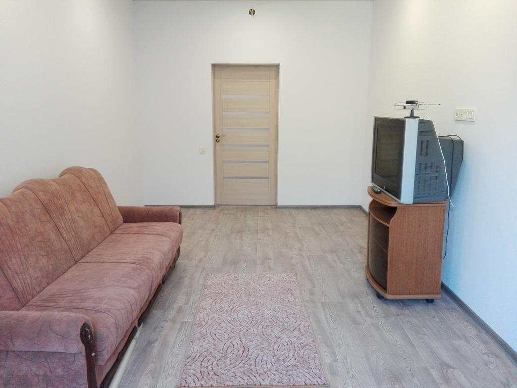 Apartment On Kryvorizhstal Street 35-24 クルィヴィーイ・リーフ エクステリア 写真