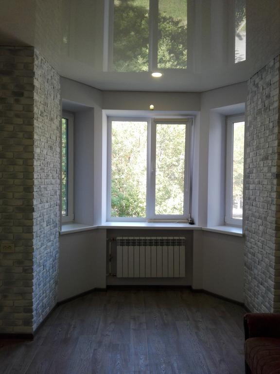 Apartment On Kryvorizhstal Street 35-24 クルィヴィーイ・リーフ エクステリア 写真